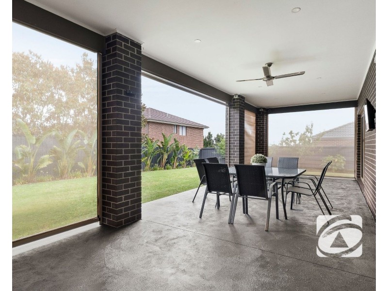 4 Grattan Way, Pakenham VIC 3810