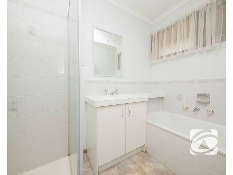 1 Dunbarton Drive, Pakenham VIC 3810