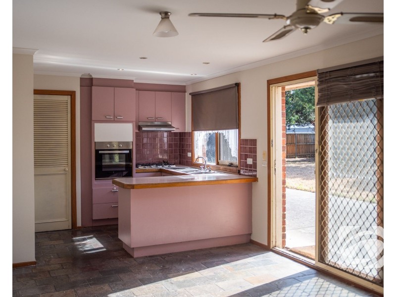 16 Bridle Place, Pakenham VIC 3810