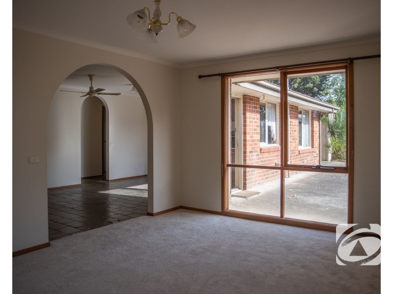 16 Bridle Place, Pakenham VIC 3810
