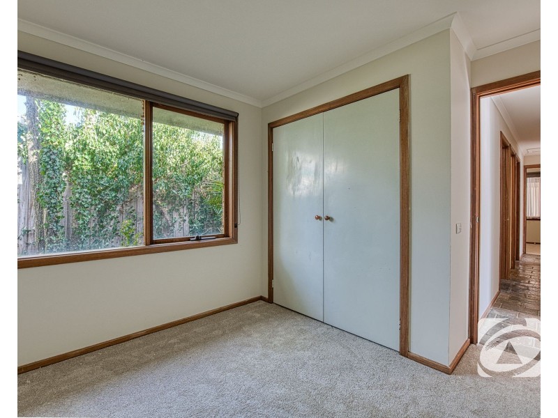 16 Bridle Place, Pakenham VIC 3810