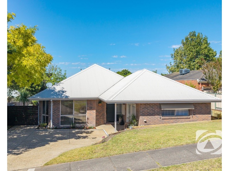 26 Leigh Drive, Pakenham VIC 3810