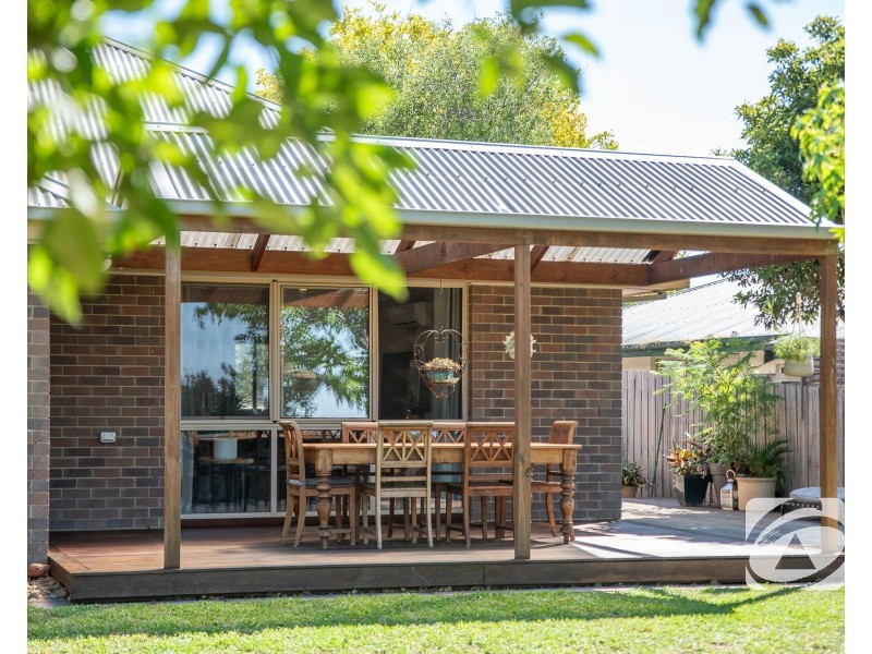 26 Leigh Drive, Pakenham VIC 3810