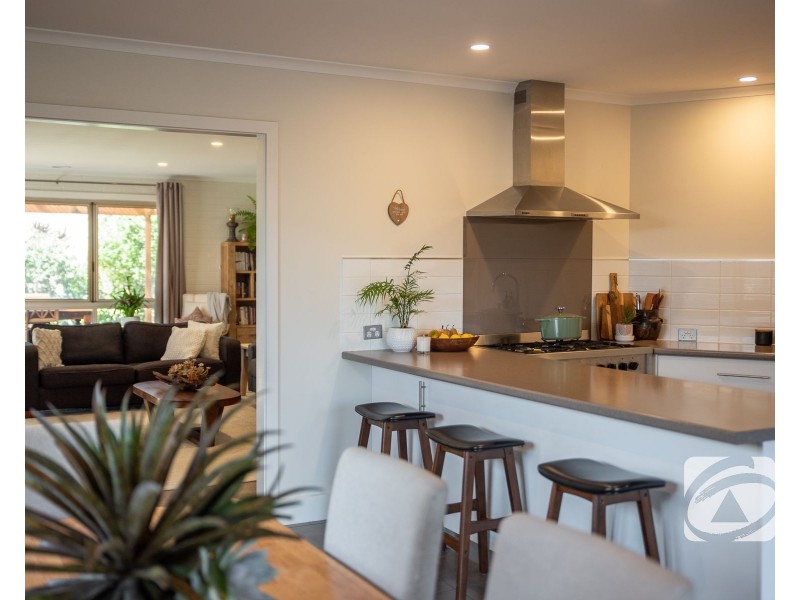 26 Leigh Drive, Pakenham VIC 3810