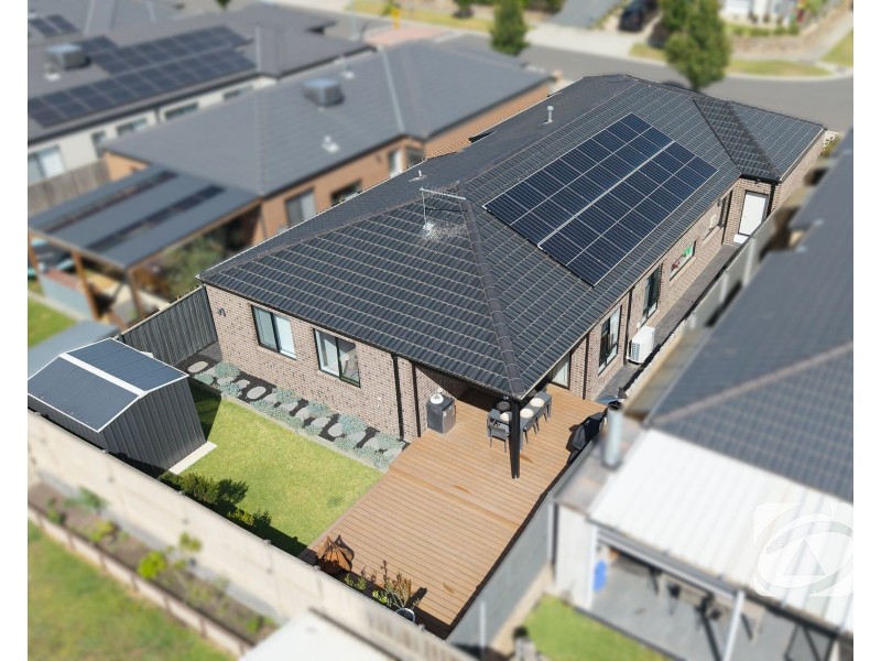 19 Scenery Drive, Clyde North VIC 3978