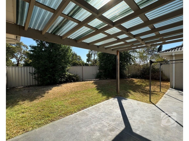 15 Greenfield Lane, Pakenham VIC 3810