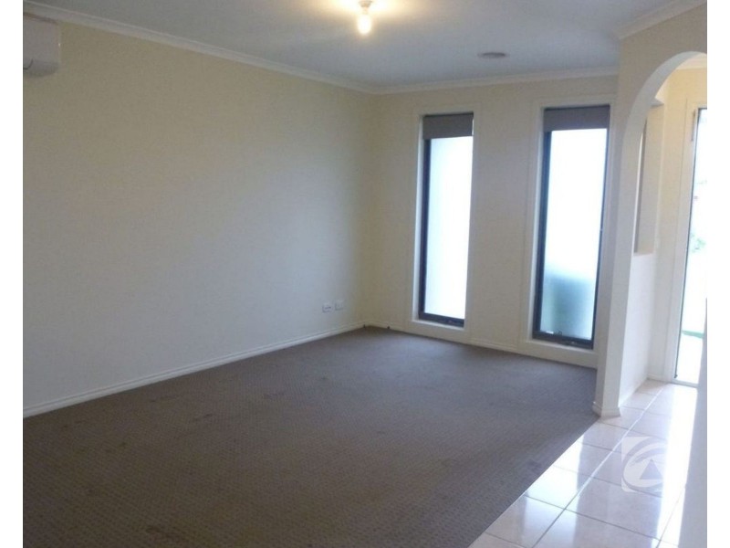 1 Doonie Way, Pakenham VIC 3810