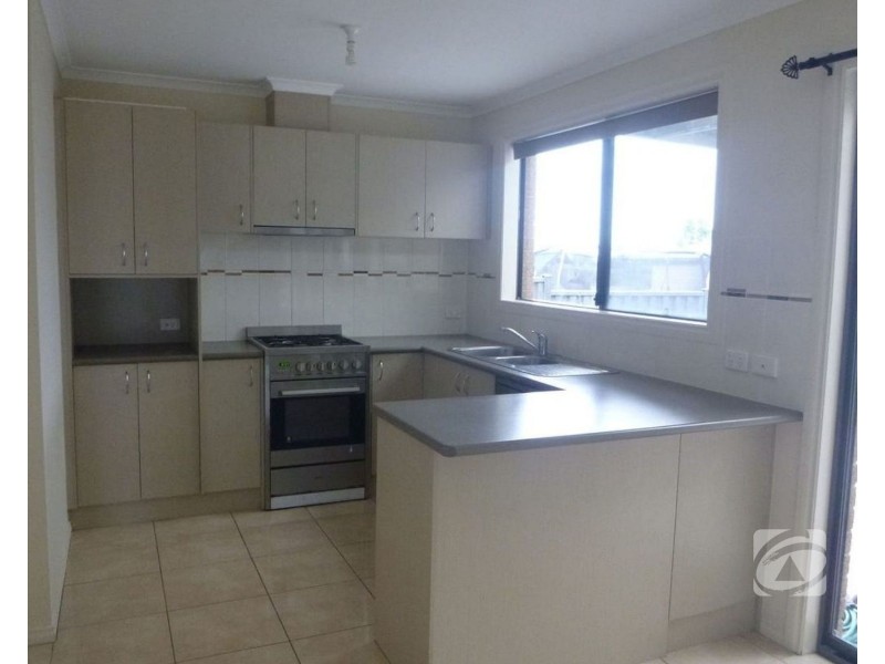 1 Doonie Way, Pakenham VIC 3810