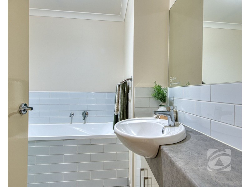 9 Turquoise Walk, Officer VIC 3809