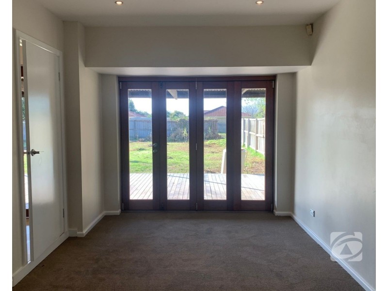 2 Savage Street, Pakenham VIC 3810