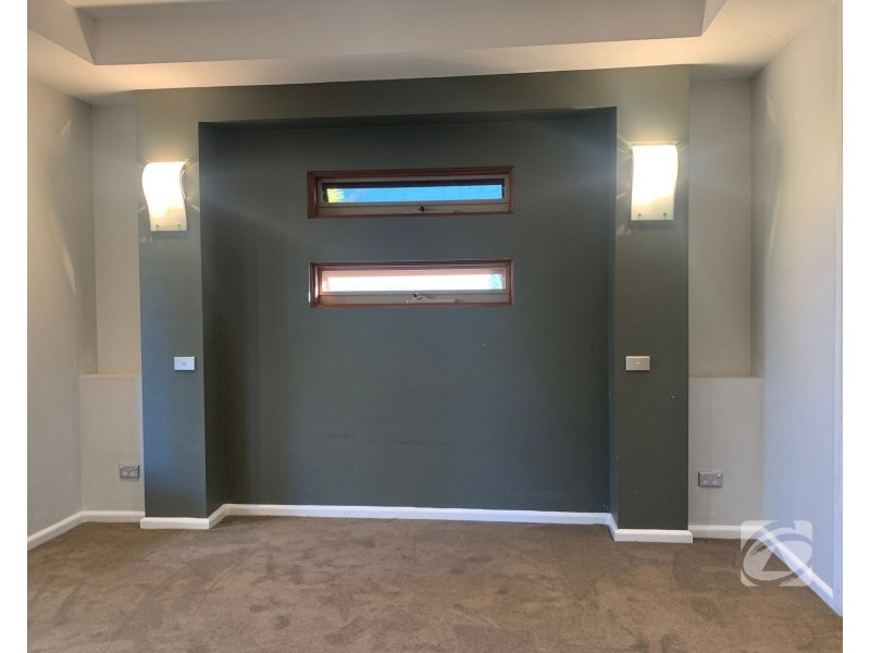 2 Savage Street, Pakenham VIC 3810