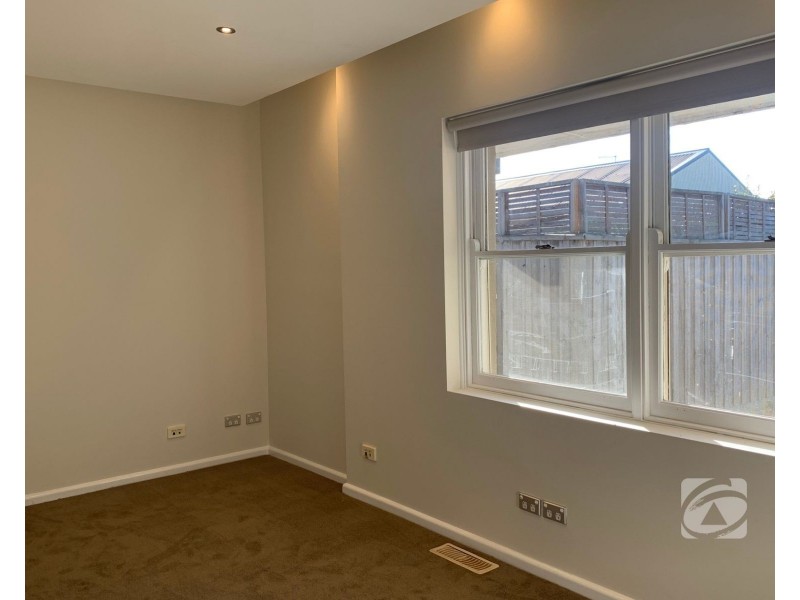 2 Savage Street, Pakenham VIC 3810