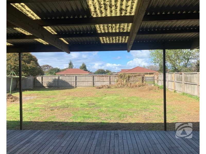 2 Savage Street, Pakenham VIC 3810