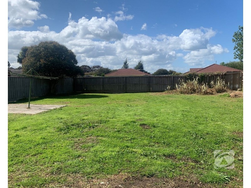 2 Savage Street, Pakenham VIC 3810