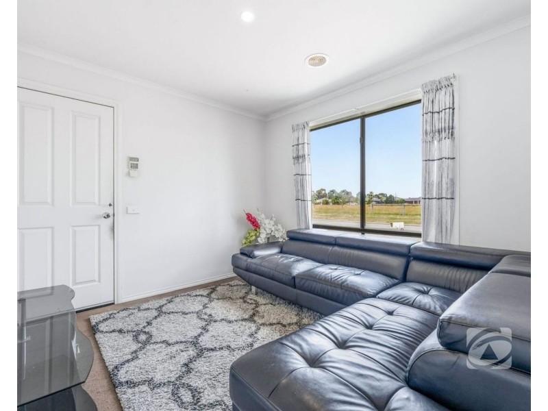 110 Webster Way, Pakenham VIC 3810