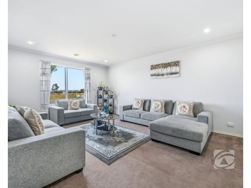 110 Webster Way, Pakenham VIC 3810