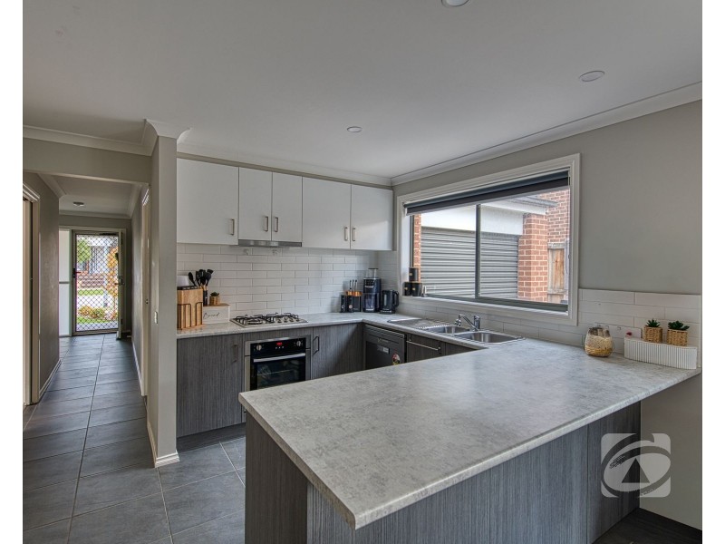 31 Koba Way, Officer VIC 3809