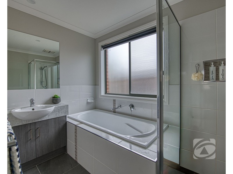 31 Koba Way, Officer VIC 3809