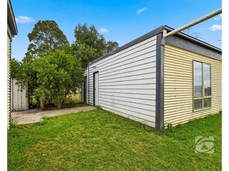 16 Forrest Drive, Nyora VIC 3987
