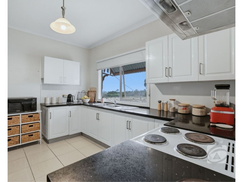 16 Forrest Drive, Nyora VIC 3987