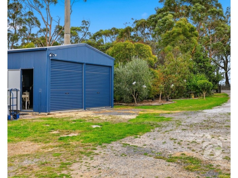 16 Forrest Drive, Nyora VIC 3987
