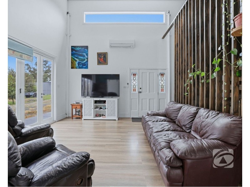 16 Forrest Drive, Nyora VIC 3987