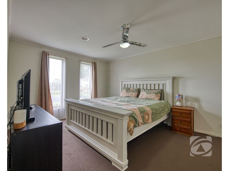 36 Bailey Boulevard, Koo Wee Rup VIC 3981