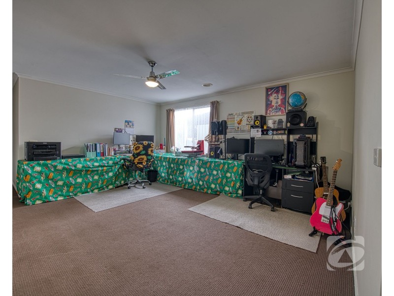 36 Bailey Boulevard, Koo Wee Rup VIC 3981