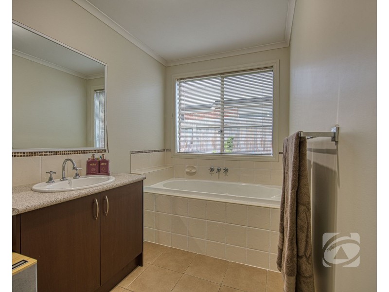 36 Bailey Boulevard, Koo Wee Rup VIC 3981