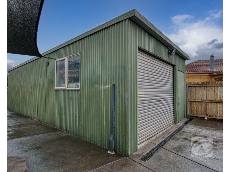 36 Bailey Boulevard, Koo Wee Rup VIC 3981