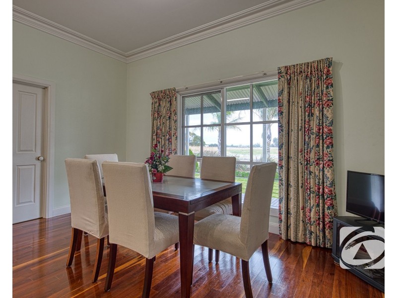 15 Walshes Road, Catani VIC 3981