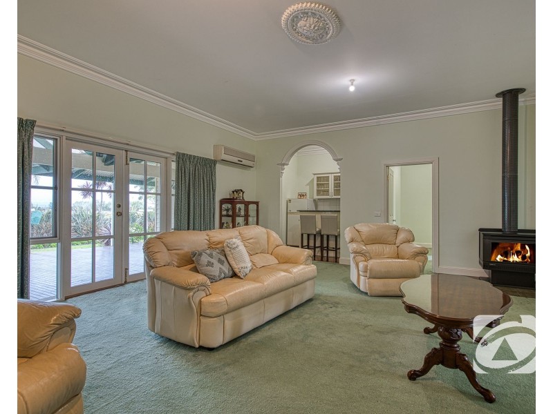 15 Walshes Road, Catani VIC 3981