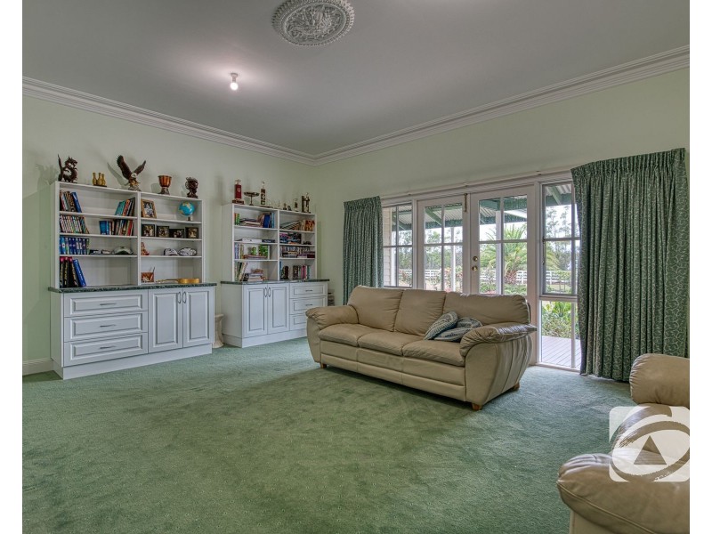 15 Walshes Road, Catani VIC 3981