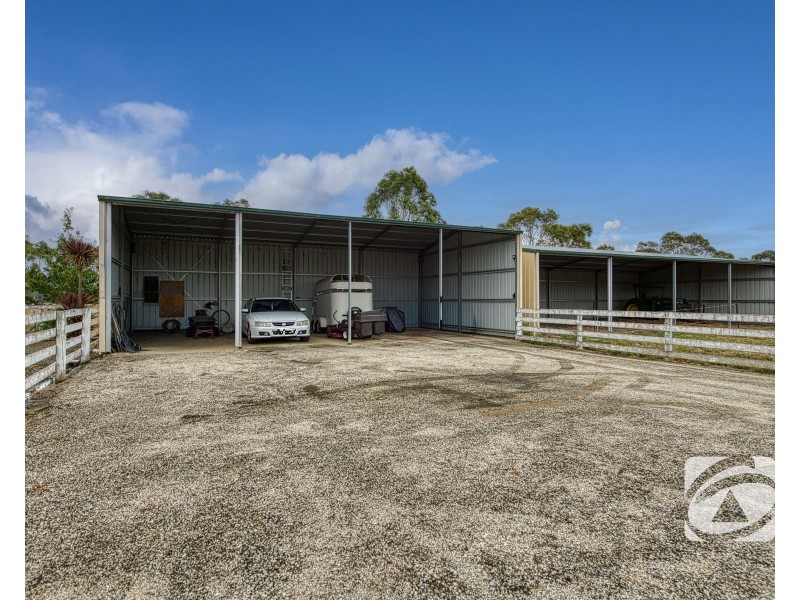 15 Walshes Road, Catani VIC 3981