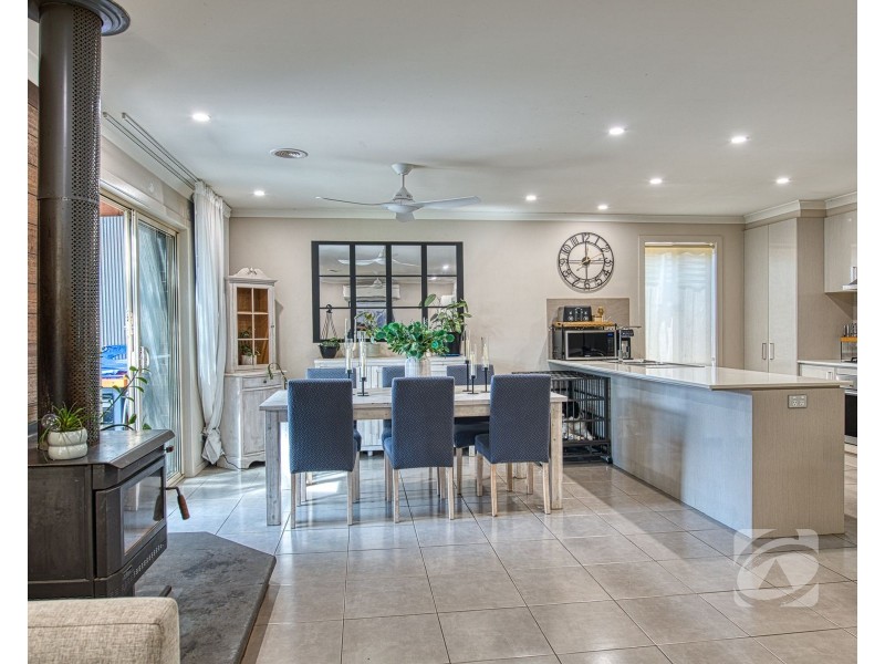 63 Denhams Road, Koo Wee Rup VIC 3981