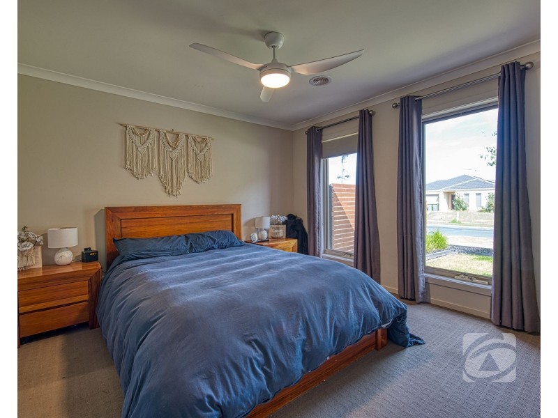 63 Denhams Road, Koo Wee Rup VIC 3981