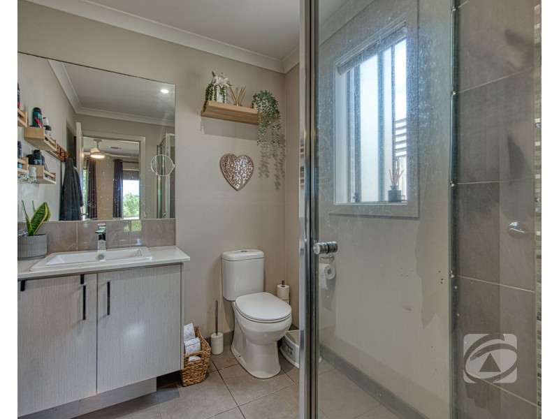 63 Denhams Road, Koo Wee Rup VIC 3981