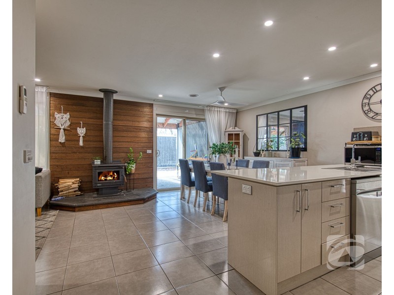 63 Denhams Road, Koo Wee Rup VIC 3981