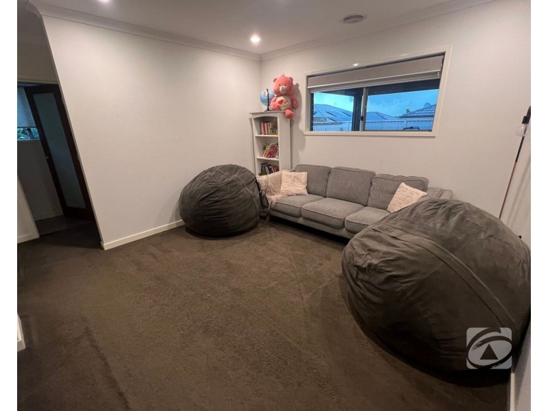 37 Harrison Way, Pakenham VIC 3810