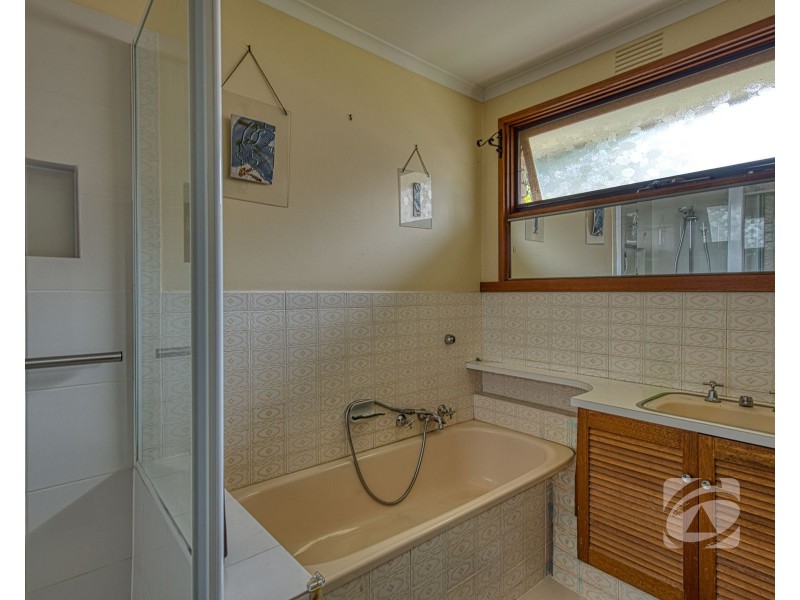 15 Kent Road, Narre Warren VIC 3805