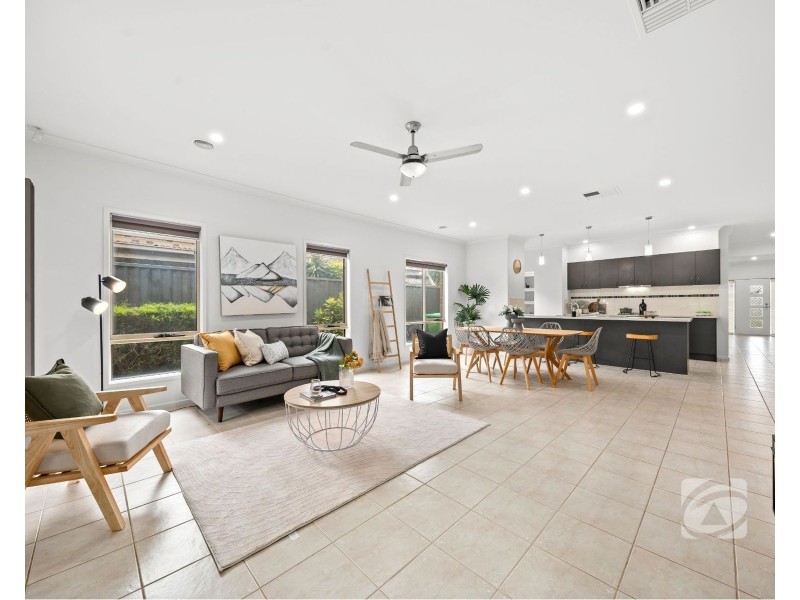 50 Sarton Link, Pakenham VIC 3810