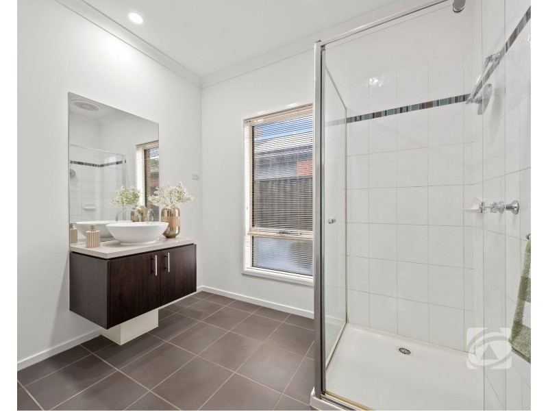 50 Sarton Link, Pakenham VIC 3810