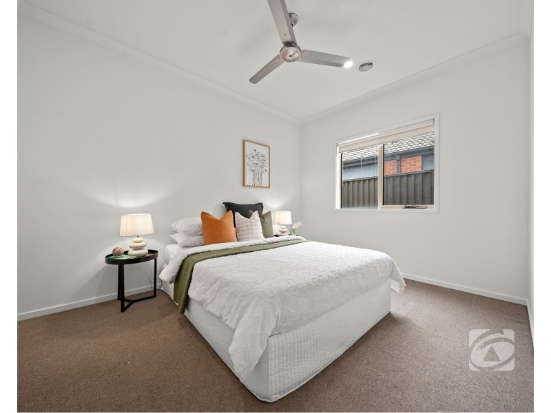 50 Sarton Link, Pakenham VIC 3810