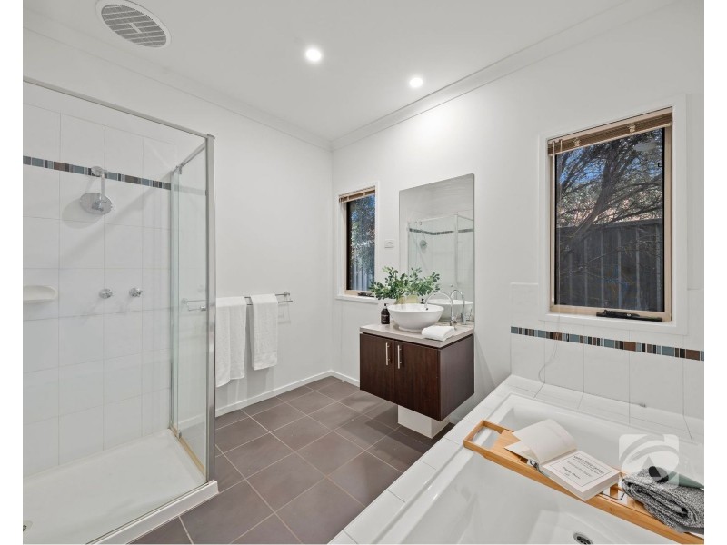 50 Sarton Link, Pakenham VIC 3810