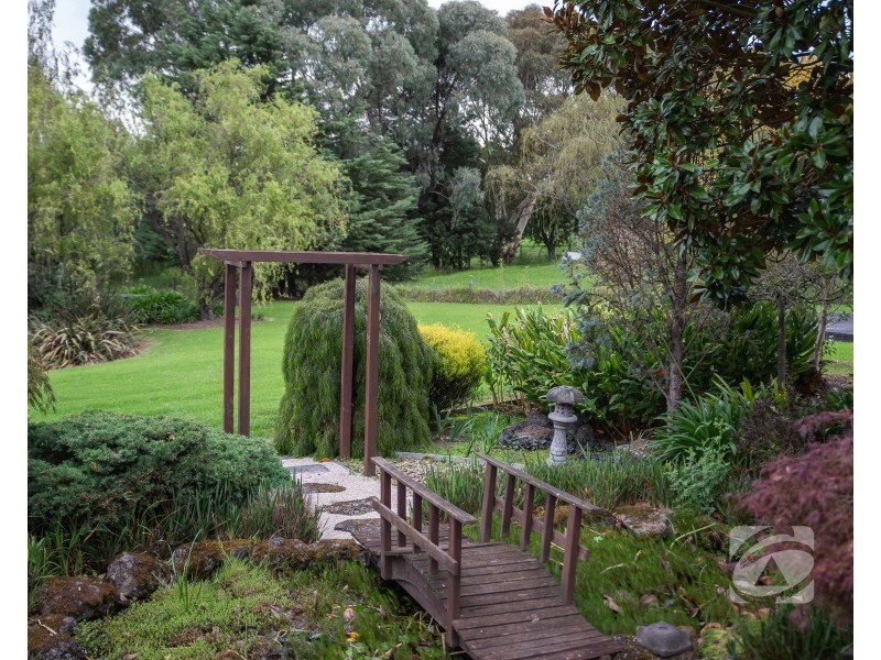 6 Farm Lane, Berwick VIC 3806