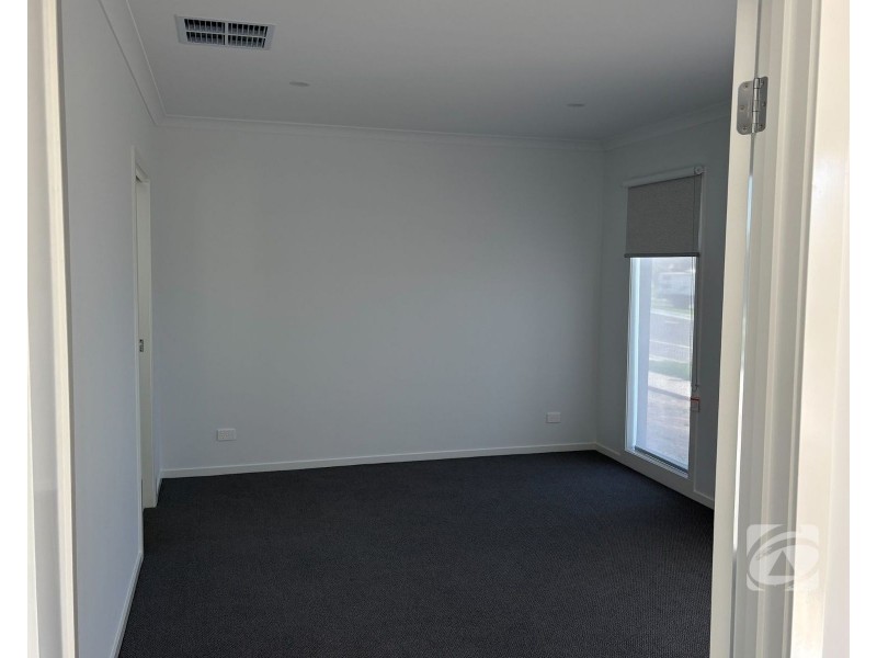 31 Stephens Road, Officer VIC 3809