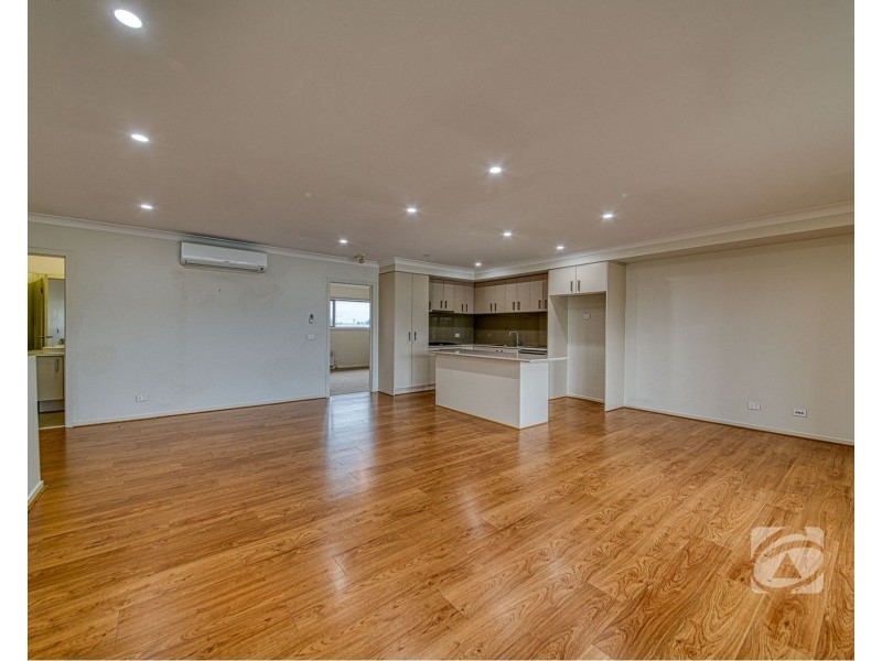 10 Ezra Crescent, Officer VIC 3809