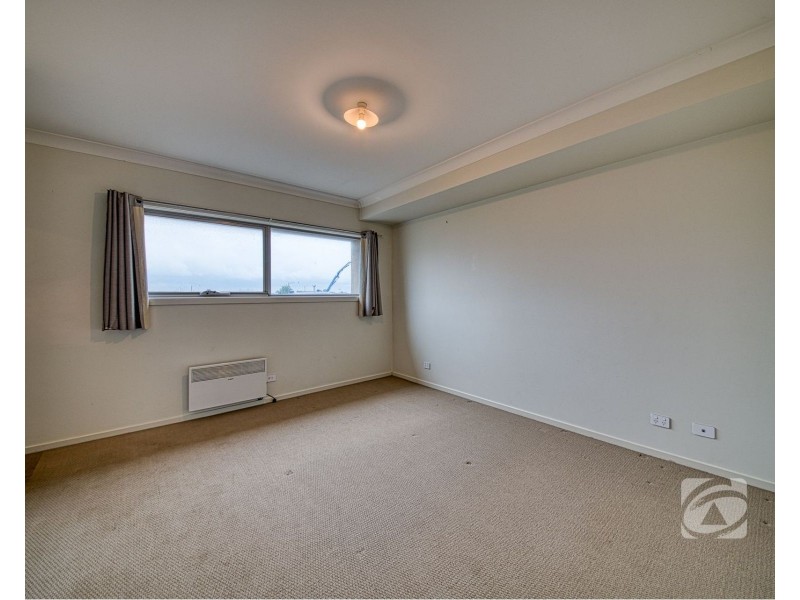 10 Ezra Crescent, Officer VIC 3809