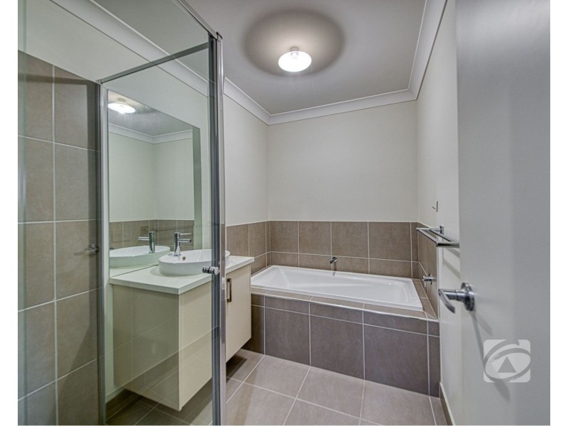 10 Ezra Crescent, Officer VIC 3809