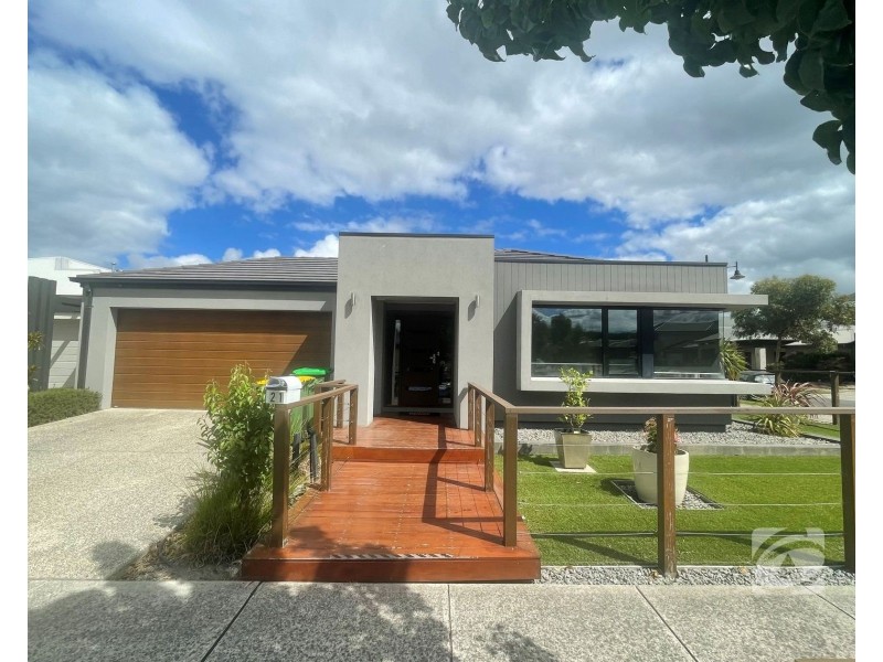21 Penshurst Crescent, Officer VIC 3809